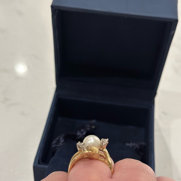 Authentic Gold Diamond and Pearl Ring - Picture 4 of 5